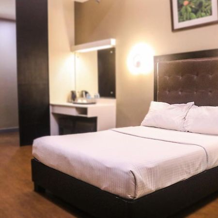 The Lucky 9 Budget Hotel Tagum Dış mekan fotoğraf