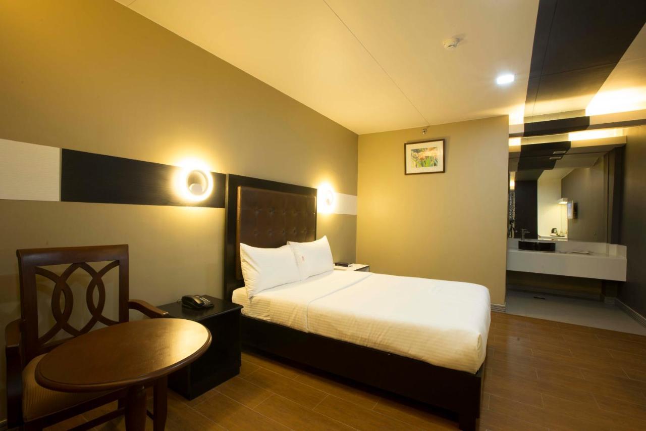 The Lucky 9 Budget Hotel Tagum Dış mekan fotoğraf