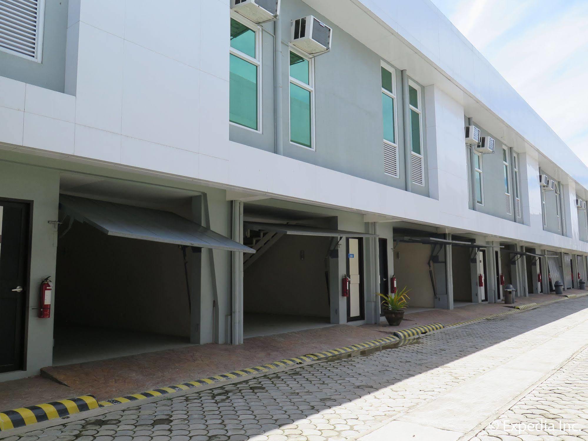The Lucky 9 Budget Hotel Tagum Dış mekan fotoğraf