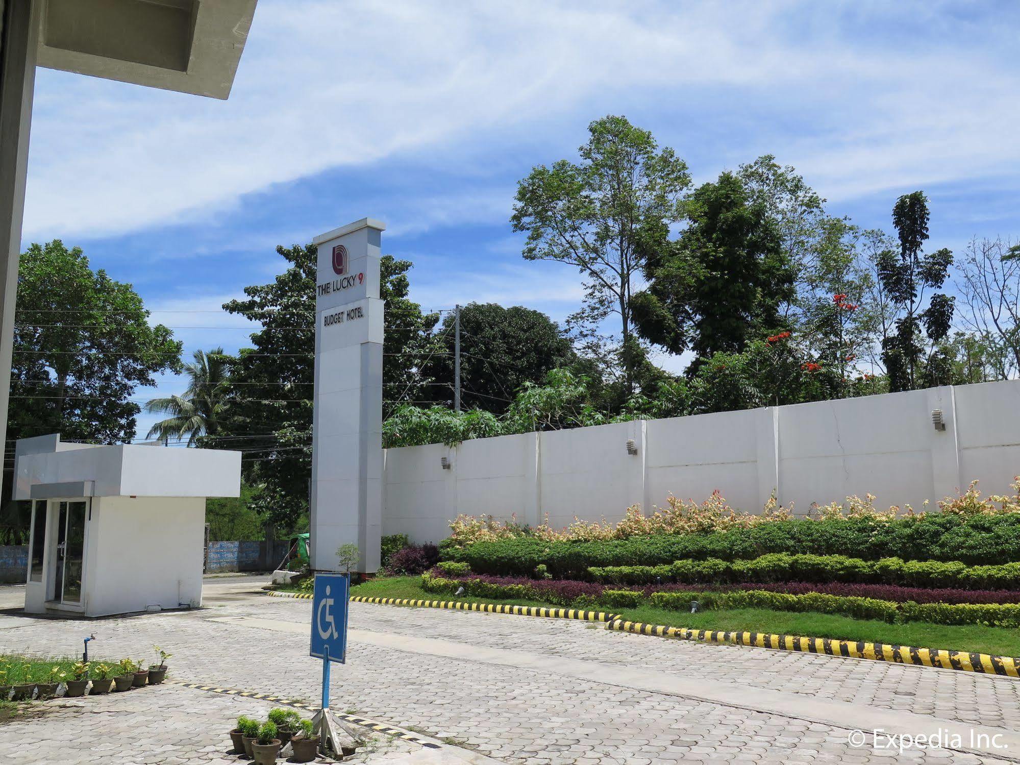 The Lucky 9 Budget Hotel Tagum Dış mekan fotoğraf