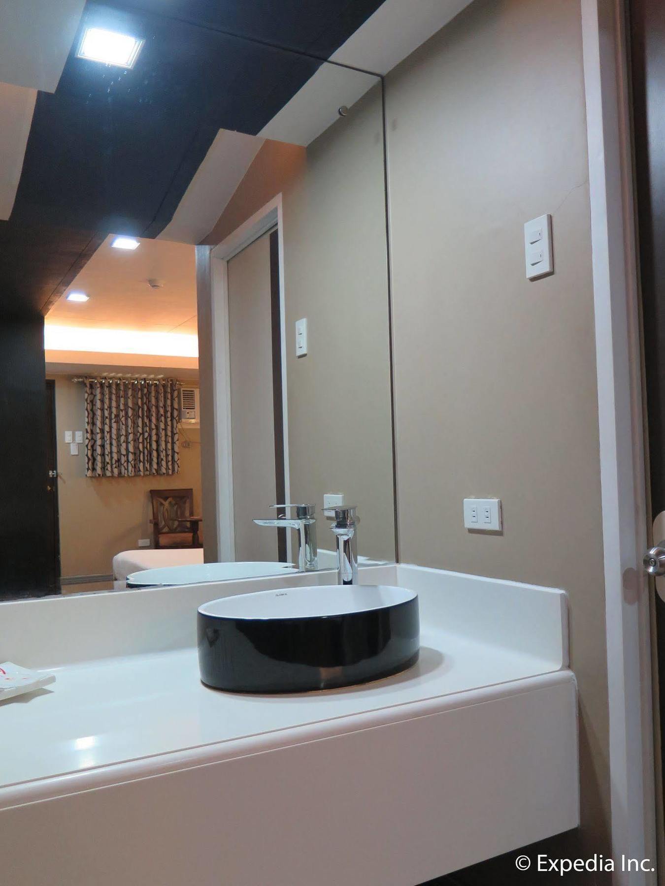 The Lucky 9 Budget Hotel Tagum Dış mekan fotoğraf