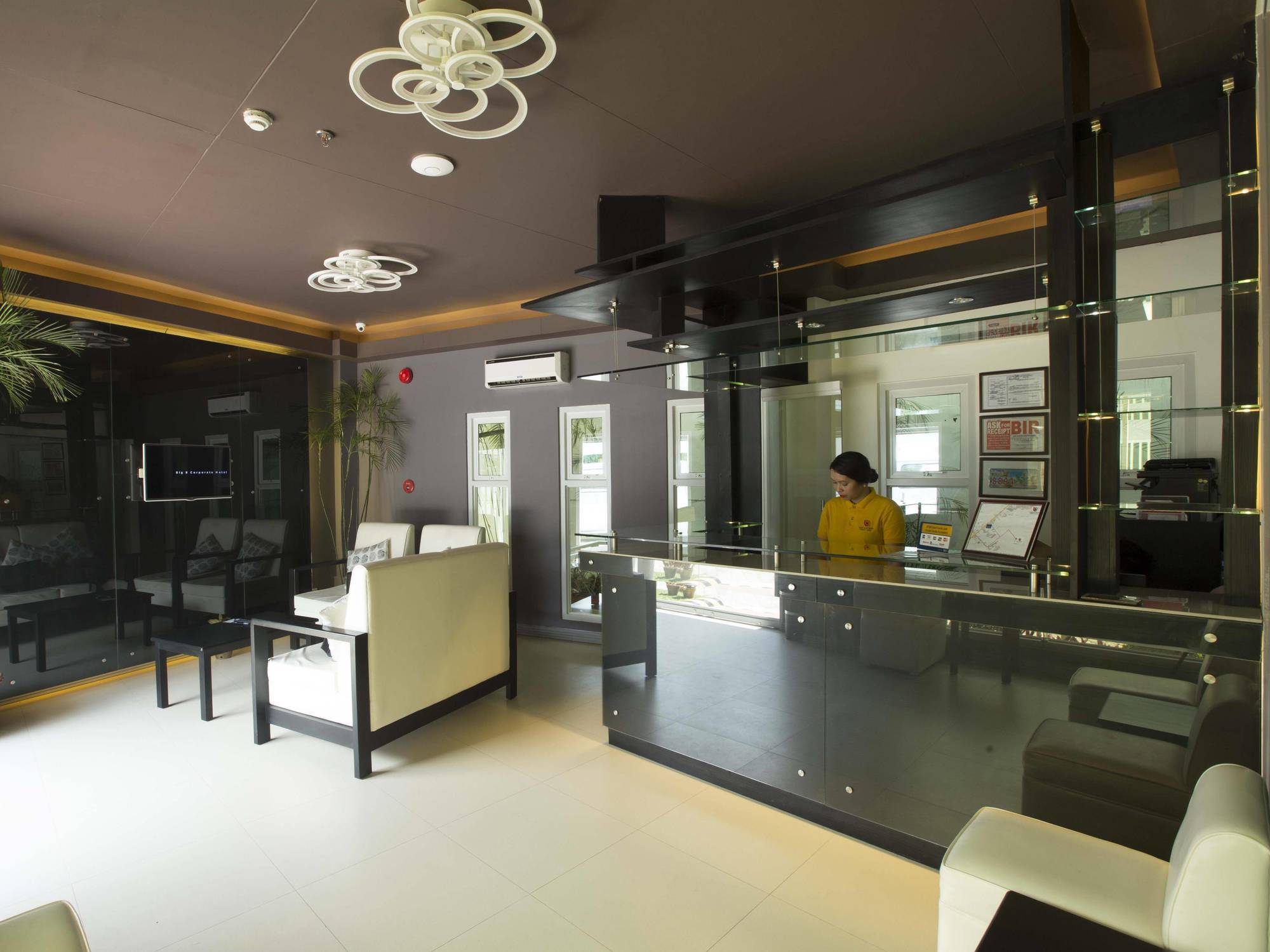 The Lucky 9 Budget Hotel Tagum Dış mekan fotoğraf