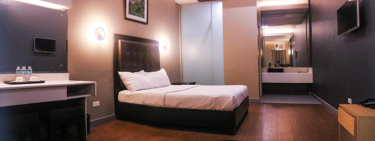 The Lucky 9 Budget Hotel Tagum Dış mekan fotoğraf
